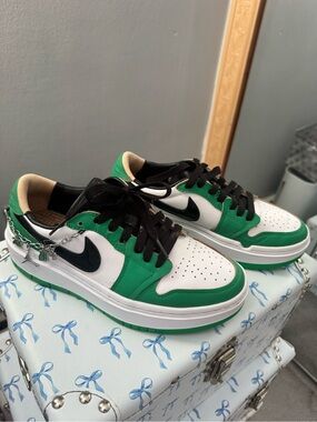 Nike Women’s White, Green and Black Low-Top Sneakers